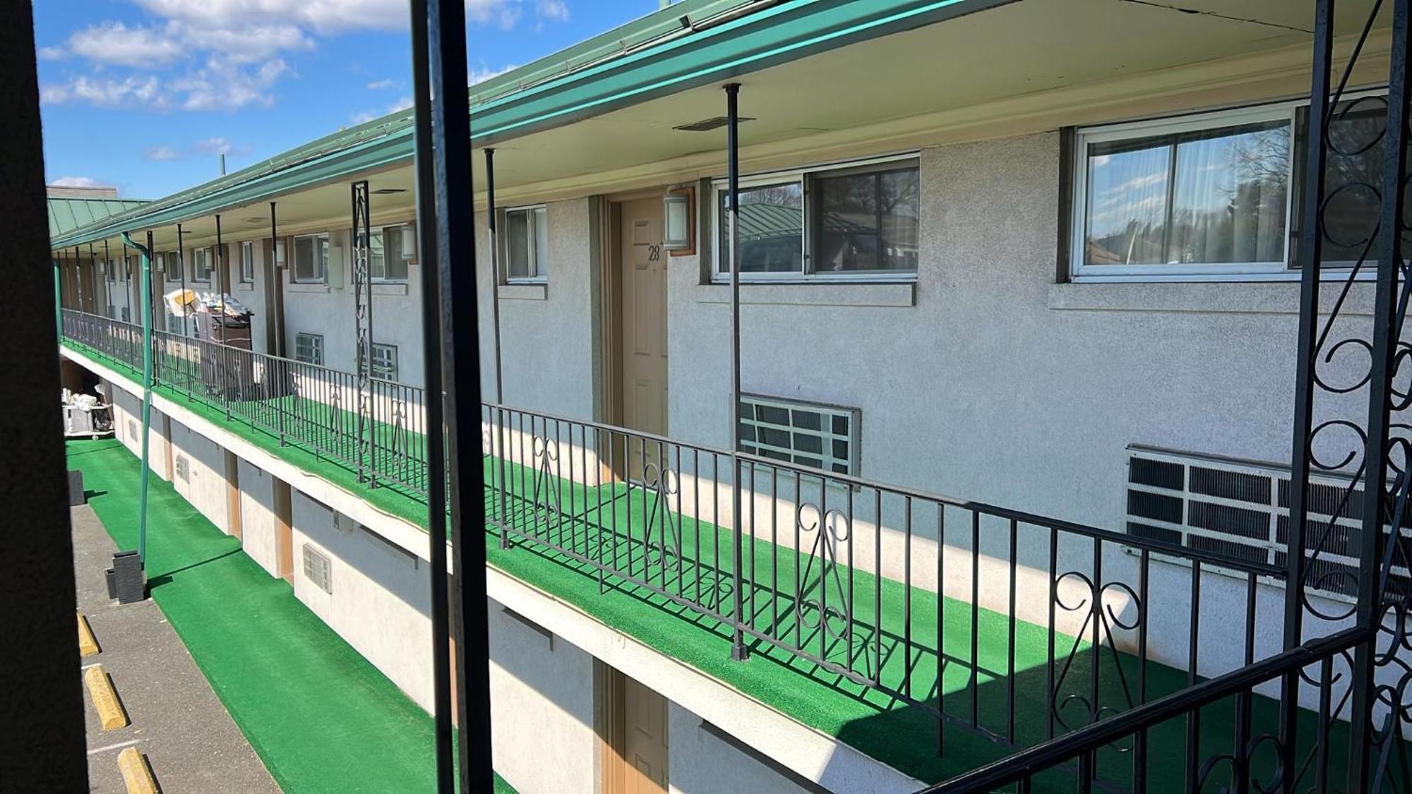 Winslow Motel Линдхърст Екстериор снимка